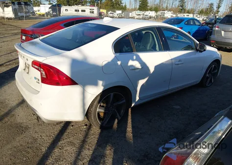 2012 Volvo S60 T6 из США, поврежденный, VIN YV1902FH4C2102033